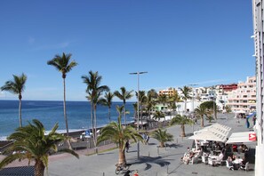 Unclassified image, 3 of 21, button