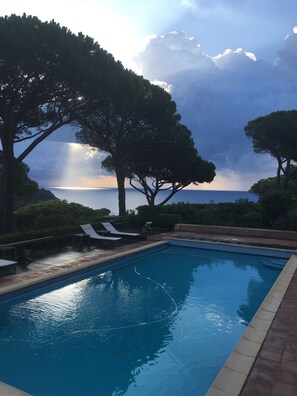 Piscine extérieure, piscine chauffée