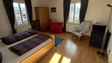 2 bedrooms, travel crib, WiFi, bed sheets