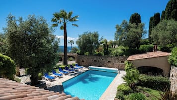 Piscine extérieure, piscine chauffée