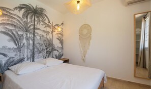 6 bedrooms, in-room safe, iron/ironing board, travel cot