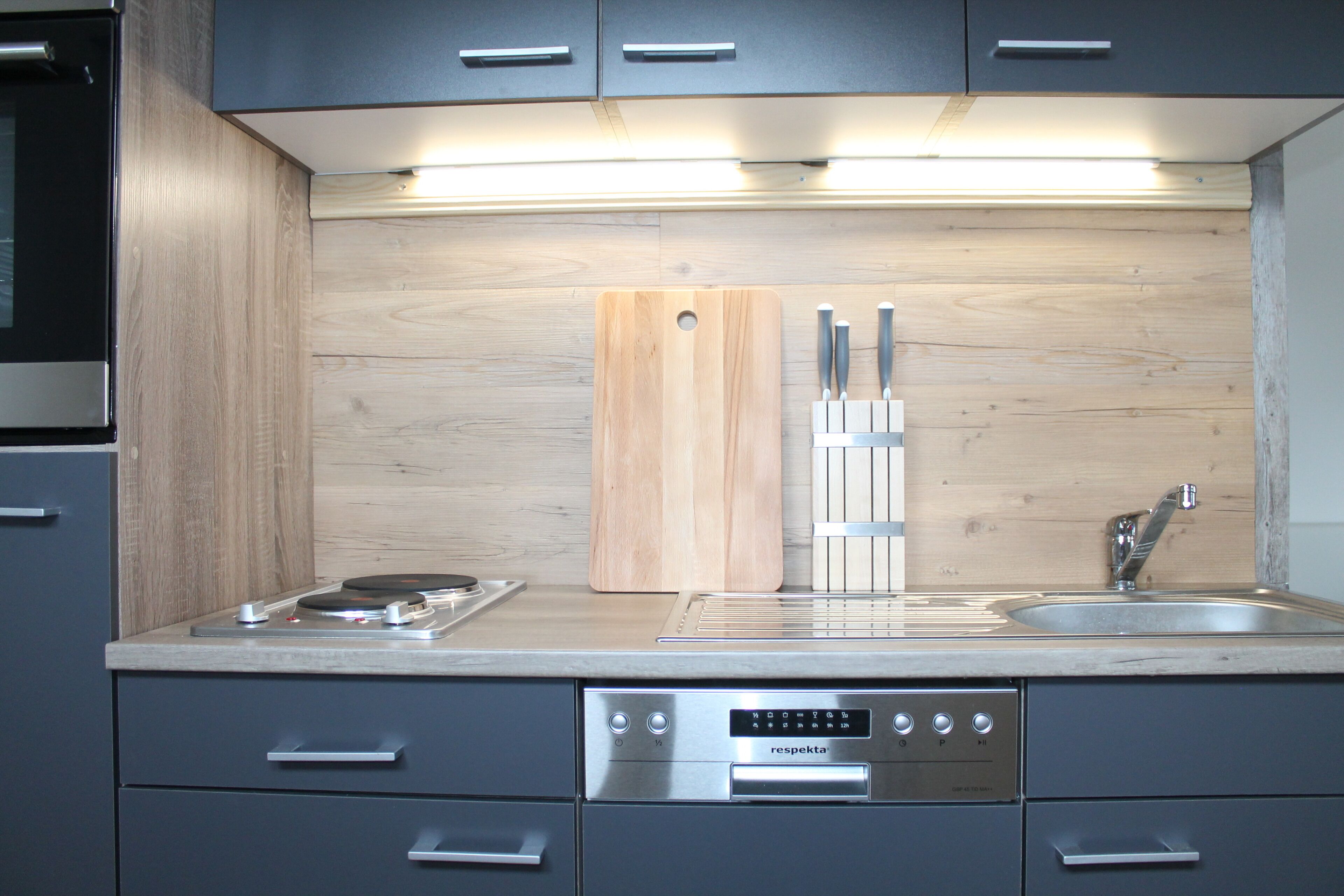 Apartment in a rustic romantic holiday home on Lake Plätlinsee with lake access