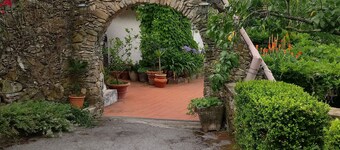 Apartment in villa with garden 2 km from Lerici Cin IT011002C28L2HXXJT 
