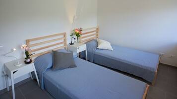 2 Schlafzimmer, Schreibtisch, Bügeleisen/Bügelbrett, kostenloses WLAN