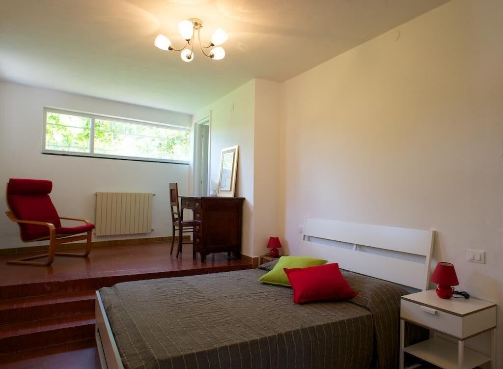 Apartment in villa on the hills of Lerici with garden and private parking