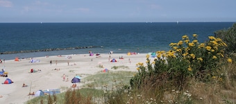 PrĂšs de la maison de plage pour 2 Ă 4 personnes sur un grand terrain, endroit calme.