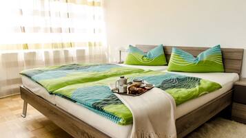 1 slaapkamer, een kluis op de kamer, een strijkplank/strijkijzer