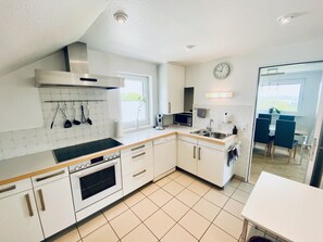 Fridge, microwave, oven, stovetop - Perfect hotel alternative with style and charm at the edge of the Ruhr Area (Hattingen)