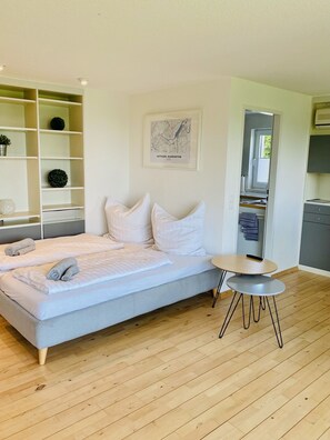 2 bedrooms, iron/ironing board, travel crib, free WiFi - Perfect hotel alternative with style and charm at the edge of the Ruhr Area (Hattingen)
