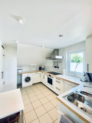 Fridge, microwave, oven, stovetop - Perfect hotel alternative with style and charm at the edge of the Ruhr Area (Hattingen)