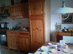 Frigorífic, forn, placa de cuina i rentaplats