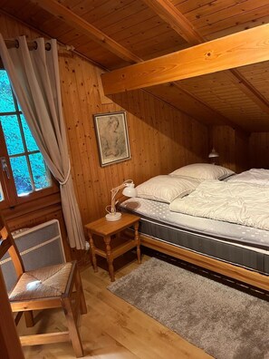 3 habitaciones, escritorio, wifi gratis y ropa de cama 