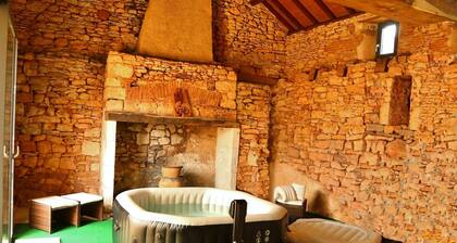 GITE CON ENCANTO 4 **** con SPA, aire acondicionado, sábanas, bicicletas, equip. Bebé