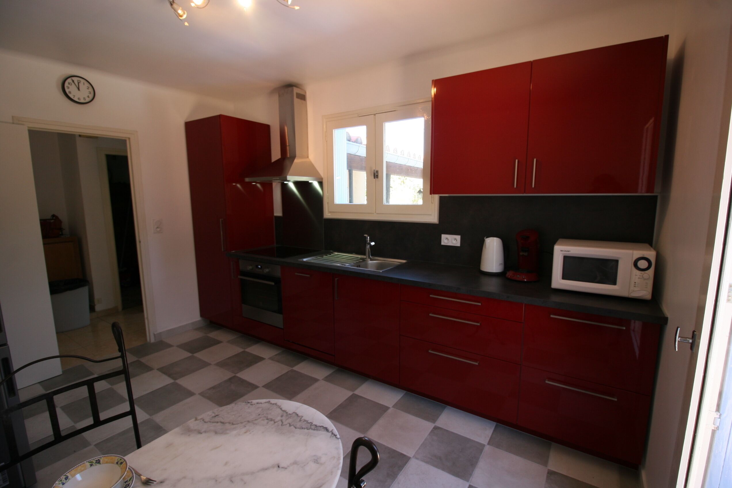 Between sea and mountains, private pool villa on one level