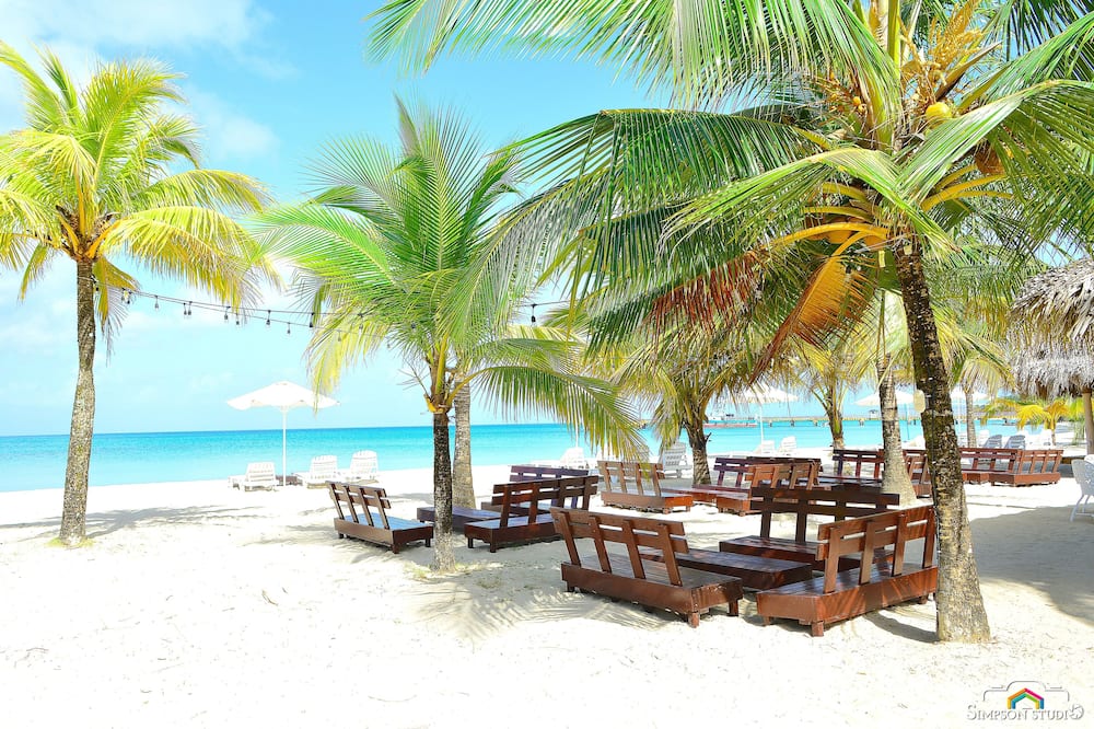 Arenas Beach Hotel