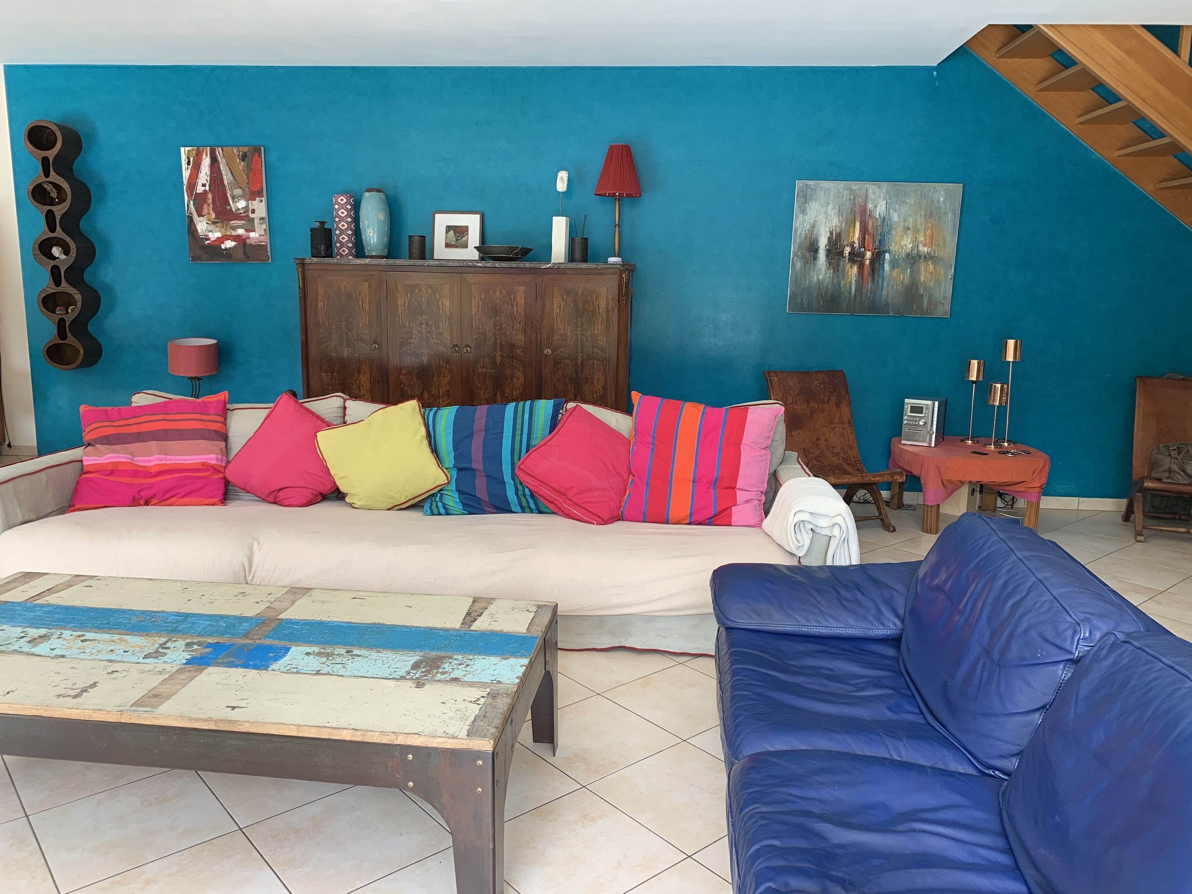 VILLA 230 SQM ON THE EDGE OF FOREST HEATED AND SECURE POOL SHUTTER