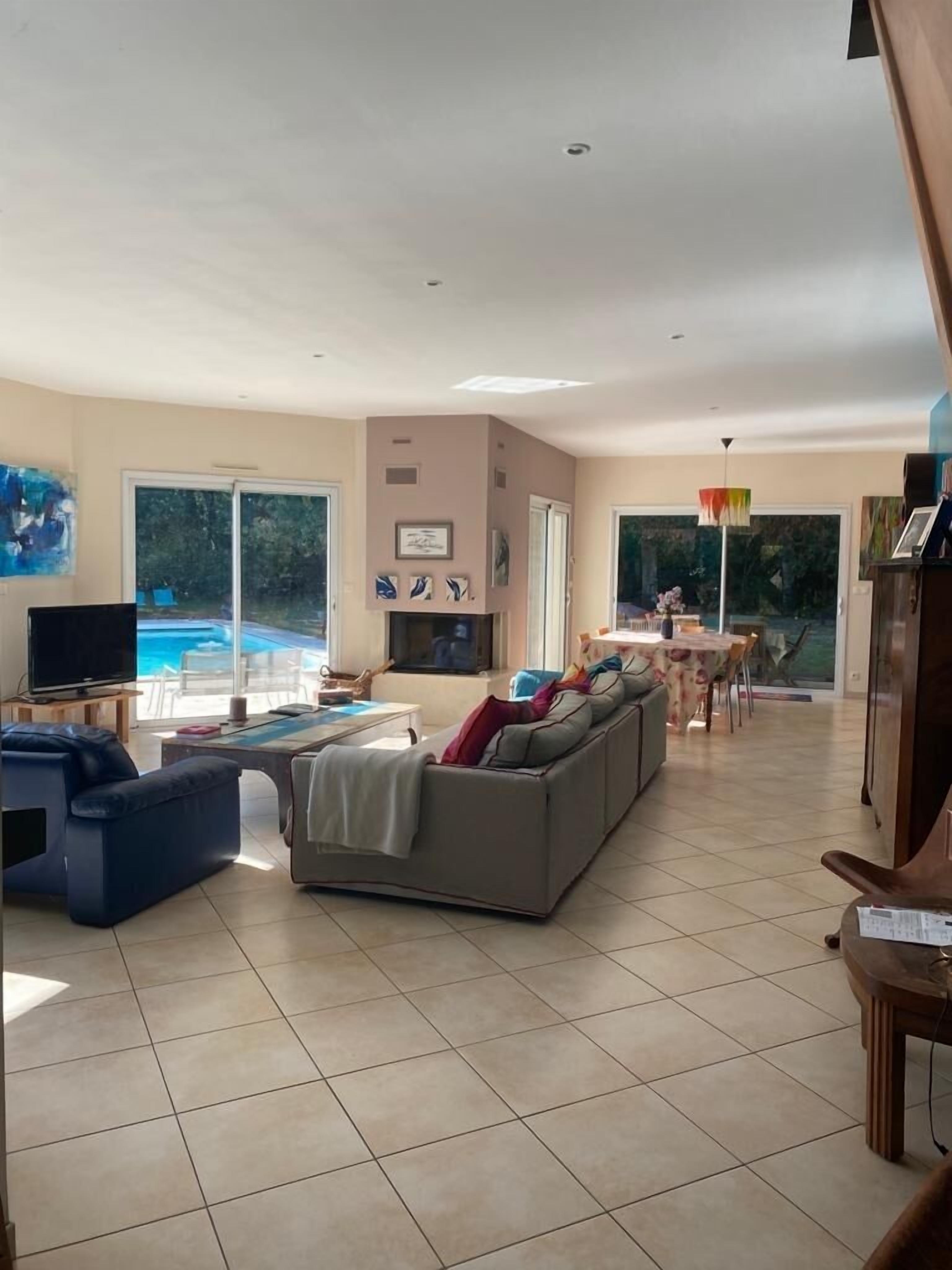 VILLA 230 SQM ON THE EDGE OF FOREST HEATED AND SECURE POOL SHUTTER