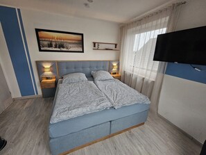 1 bedroom, travel crib, free WiFi