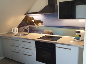 Kühlschrank, Ofen, Herdplatte, Geschirrspüler