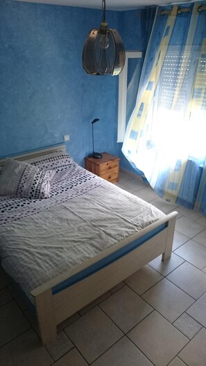 3 bedrooms, iron/ironing board, free WiFi, bed sheets