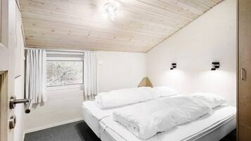 5 Schlafzimmer, Bügeleisen/Bügelbrett, Reisekinderbett, WLAN