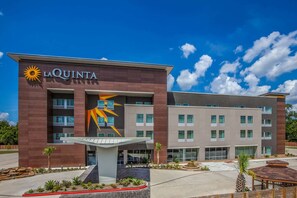 Exterior - La Quinta Inn & Suites by Wyndham Houston East at Sheldon Rd (Channelview)