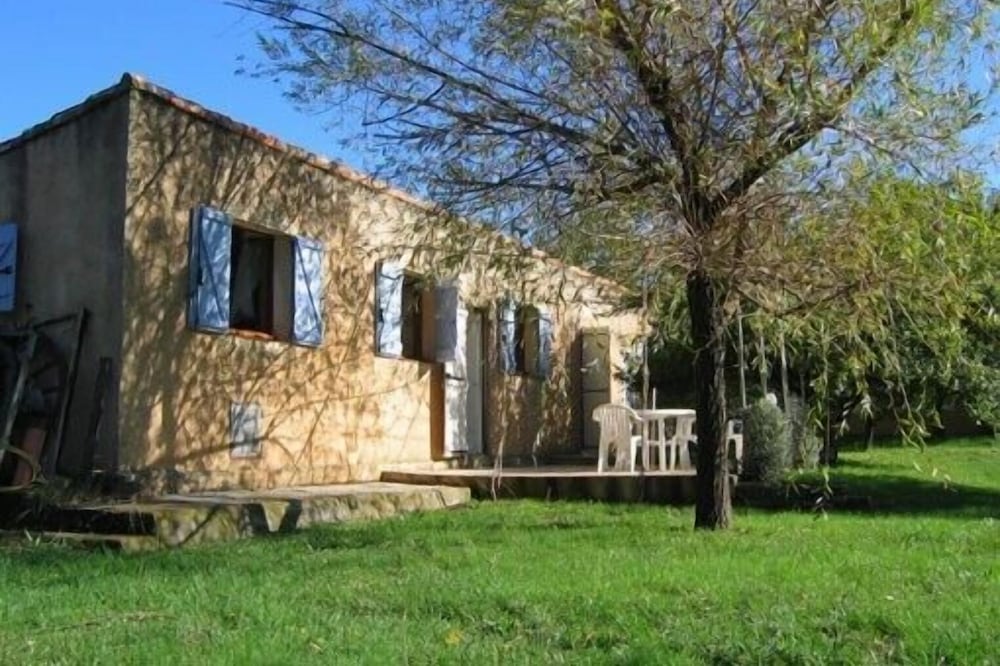 CléVacances quiet house with pool at the foot of the Montagne Sainte Victoire