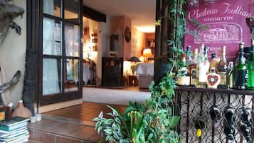 Bar (en la propiedad)