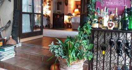 Maison romantique en ForĂȘt-Noire, jardin enchantĂ©, ville Ă colombages de Schiltach