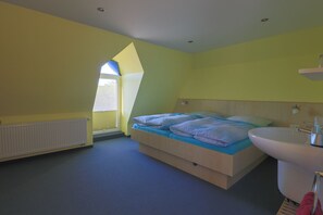 2 chambres, bureau, lit parapluie, Wi-Fi gratuit