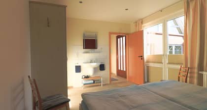 Nicely furnished and quiet apartment for 1 to 4 people.