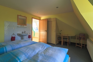 2 chambres, bureau, lit parapluie, Wi-Fi gratuit