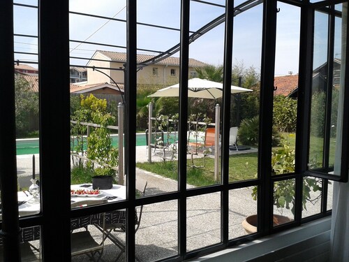 MAISON TRES ENSOLEILLÉE AVEC PISCINE