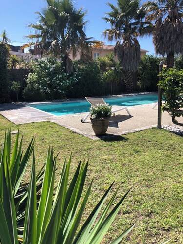 MAISON TRES ENSOLEILLÉE AVEC PISCINE