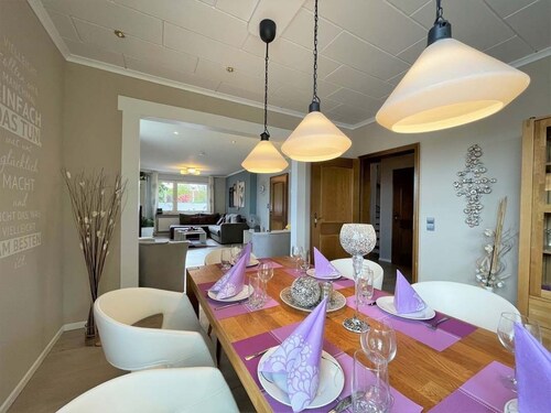 Stadtvilla von 1936 - bis 8 Personen, 3 Hunde willkommen, eingezäunter Garten