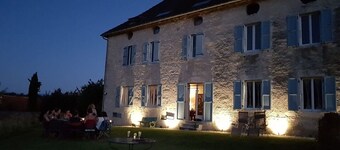 Superb house with vines and view of the Grand Colombier