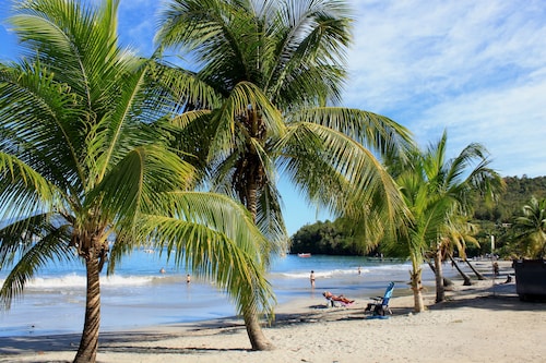 Bel appartement dans un complexe de vacances calme,  piscine à  50m de la plage