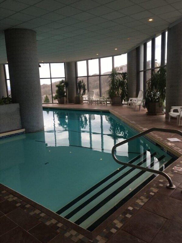 Innenpool, beheizter Pool