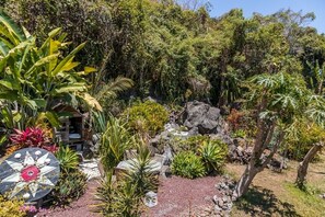 Property grounds - Bohemian villa with pool (heated in winter) not overlooked (St pierre)