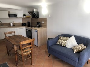 Interior - Charming, very quiet apartment overlooking the Ubrieux gorges! (Buis-les-Baronnies)