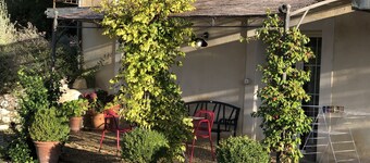 Charming, very quiet apartment overlooking the Ubrieux gorges!