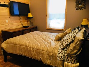 5 عدّة غرف نوم ومكواة/لوح كي وواي فاي وملاءات أسرّة