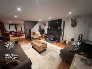 TV, peis og bordtennis