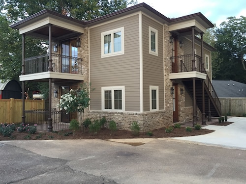 Great Condo on North Lamar Blvd near The Square and Ole Miss