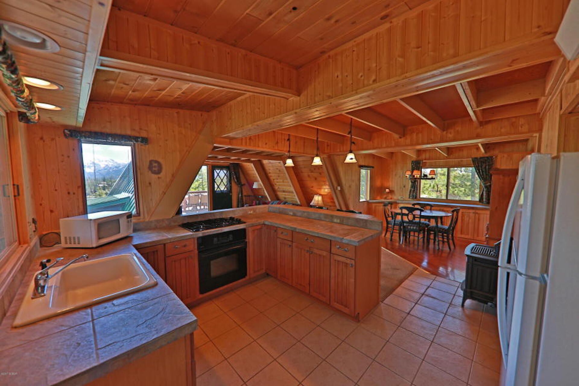Spectacular Mtn & Lake Views.  A Frame Cabin in Grand Lake minutes from RMNP. 