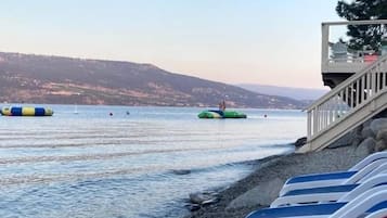 Beach nearby, sun-loungers