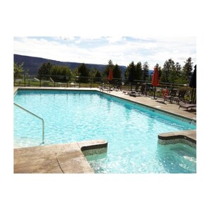 Piscine extérieure, piscine chauffée