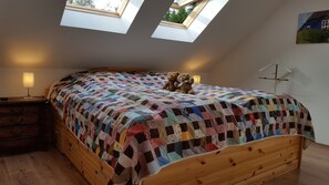 2 makuuhuonetta, silitysrauta/-lauta, Wi-Fi, vuodevaatteet