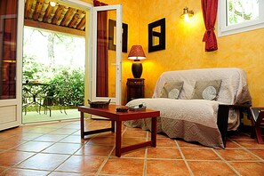1 chambre, fer et planche à repasser, Wi-Fi gratuit, draps fournis