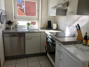 Kühlschrank, Ofen, Herdplatte, Geschirrspüler
